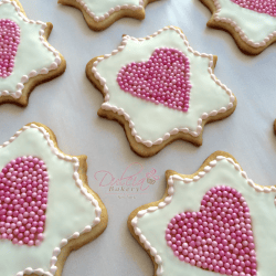 Plaque with heart cookie cutter