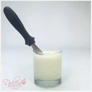 03_Buttercream__Thin_Consistency_Borde
